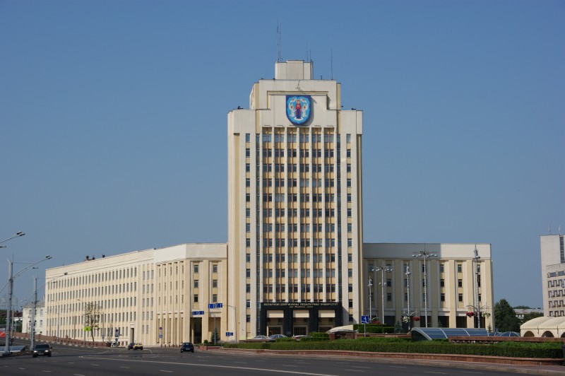 Площадь Независимости г. Минска на ясном русском языке